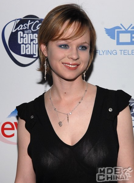 索拉·伯奇124796