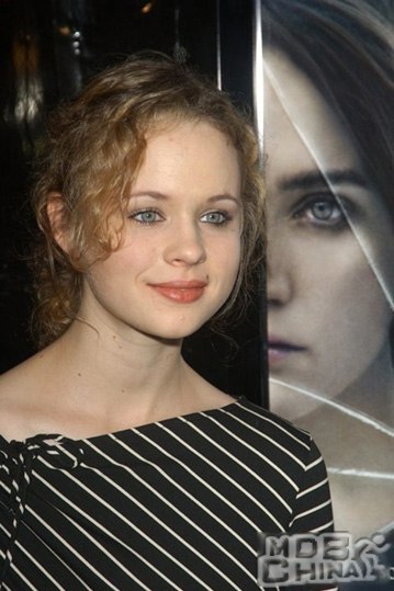 索拉·伯奇124802