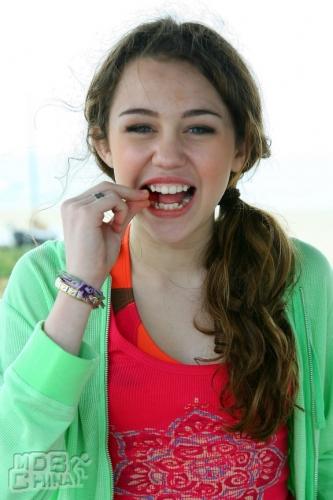 麦莉·赫拉193490