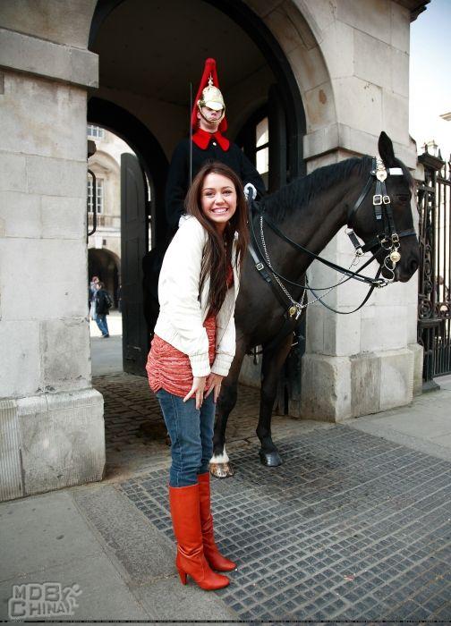 麦莉·赫拉213196